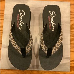 SOLD Skechers Flip Flops